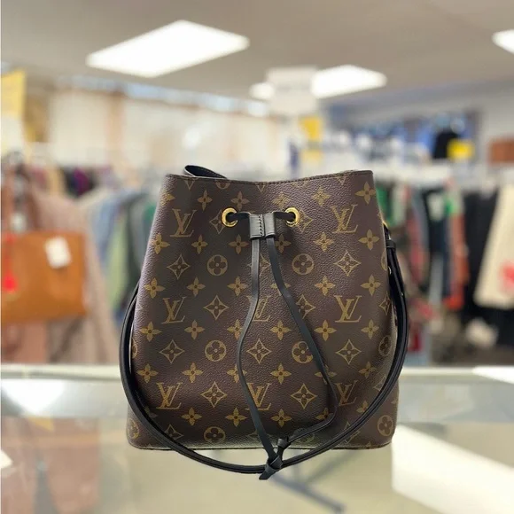 Louis Vuitton Black Monogram Neonoe MM Handbag - Picture 2 of 16